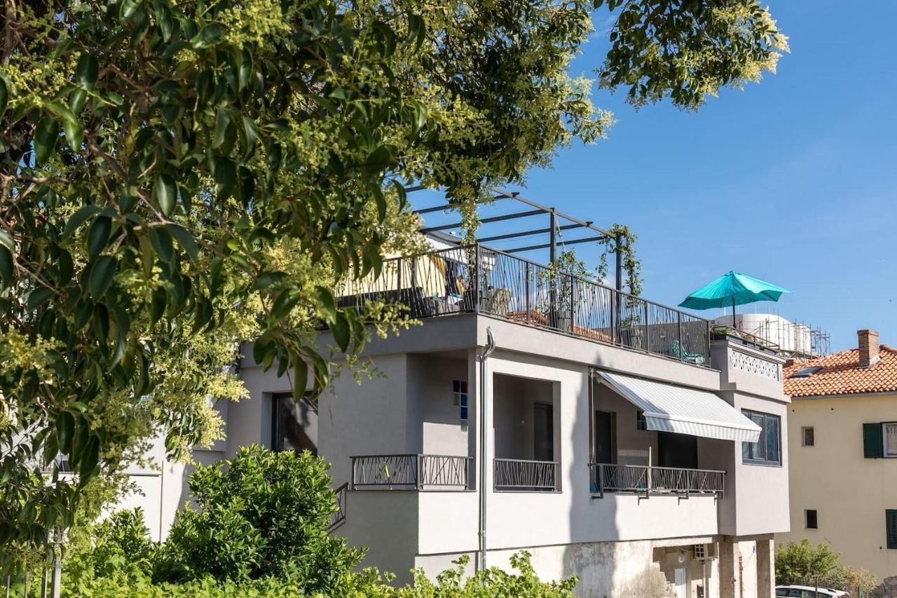 Вилла Boutique Triple House With Garden & Roof Terrace Сплит Экстерьер фото