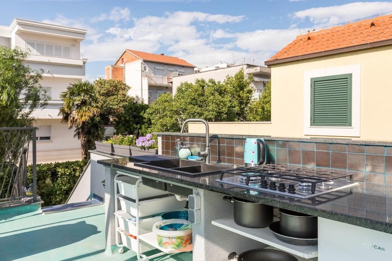 Вилла Boutique Triple House With Garden & Roof Terrace Сплит Экстерьер фото